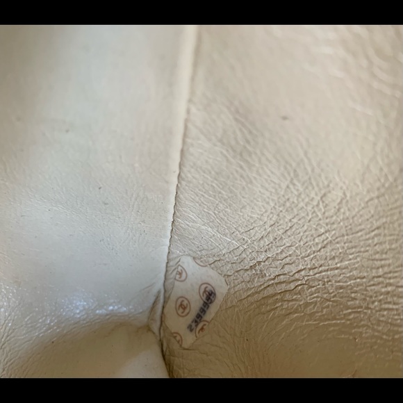 🥳Chanel flap bag beige SOFTEST lamb skin. - Picture 7 of 9
